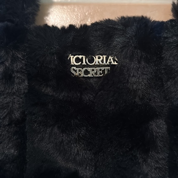 NWT Victoria’s Secret Furry Bag - Picture 3 of 8